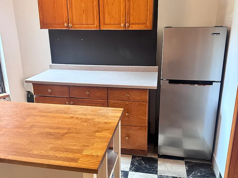 129 Guernsey St #1R — Photo 3