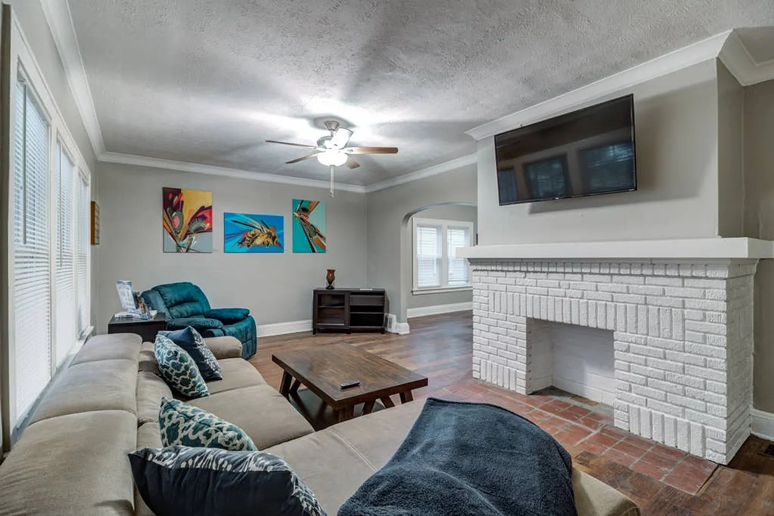 2 bed, 1.0 bath, 990 sqft, $2,056 — Photo 4