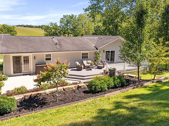 5th image of 279 Darlene Dr NE