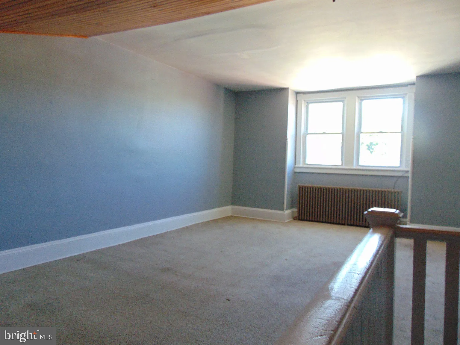 3 bed, 1.0 bath, 1372 sqft, $1,300 — Photo 2