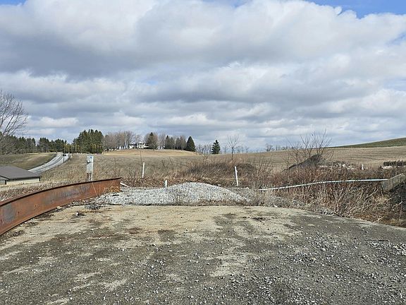 2nd image of 975 Frankstown Rd #R