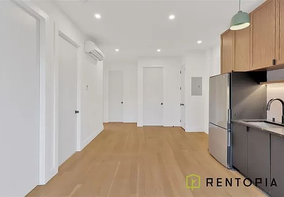 3rd image of 420 Tompkins Ave #201