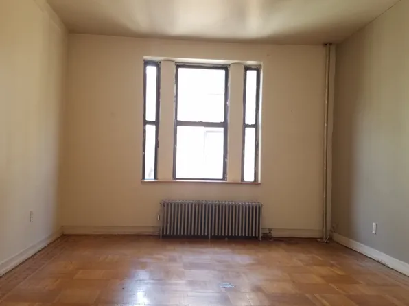 435 Fort Washington Avenue image 1 of 5