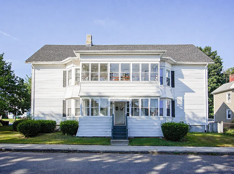 72 Walnut St #1L — Photo 1