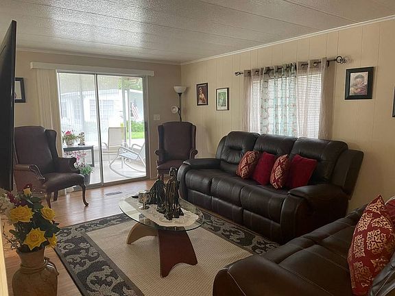 4th image of 3150 NE 36th Ave #513