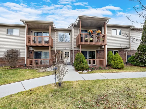 10177 Nancys Blvd APT 82, Grosse Ile, MI 48138