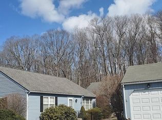 10 Strathmore Ln, Madison, CT 06443