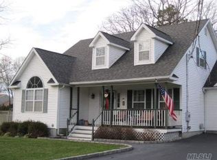 84 Pleasant Ave, Centereach, NY 11720