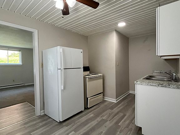 4th image of 533 E Virginia Ave