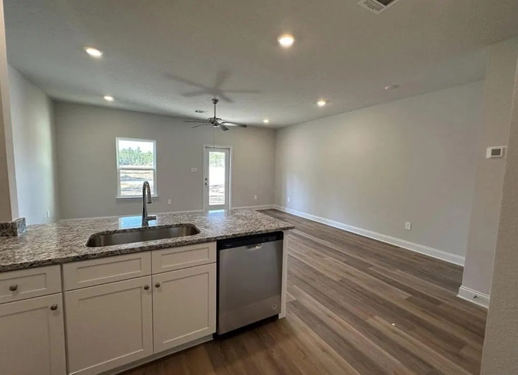 12318 Sinclaire Dr — Photo 3