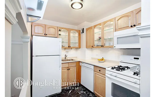 Sold by Douglas Elliman | media 14