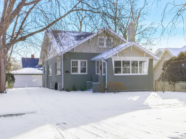 312 E Lincoln Ave, Wheaton, IL 60187