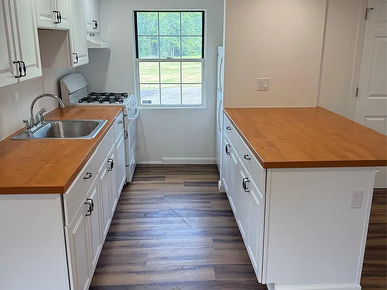 19 Quartz Ln #4 — Photo 11