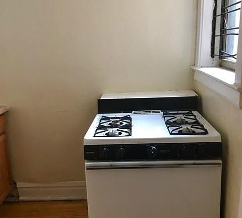 4th image of 550 W Aldine Ave #2S5