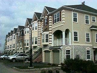 3rd image of 204 Blue Heron Dr