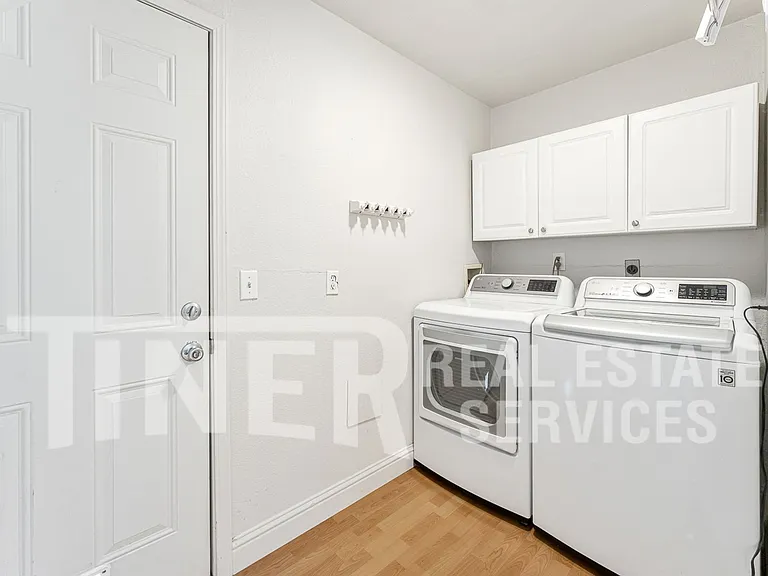 1436 Carrie St — Photo 11