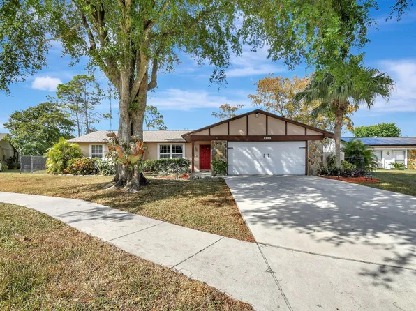 113 Cambridge Lane, Royal Palm Beach, FL 33411