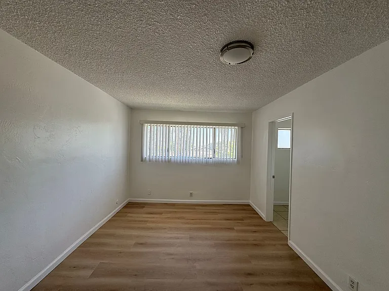 3920-3932 Christmas Tree Ln #4600-4622 — Photo 8