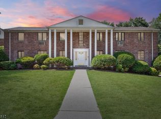 92 Troy Dr, Springfield, NJ 07081