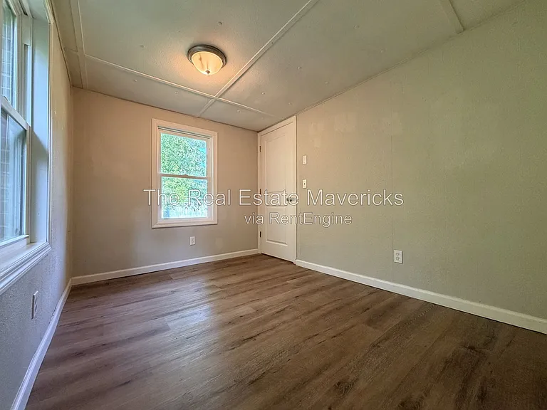 46 Trinity Rd #1 — Photo 9