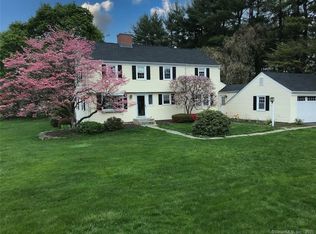 72 Glenwood Rd, West Hartford, CT 06107