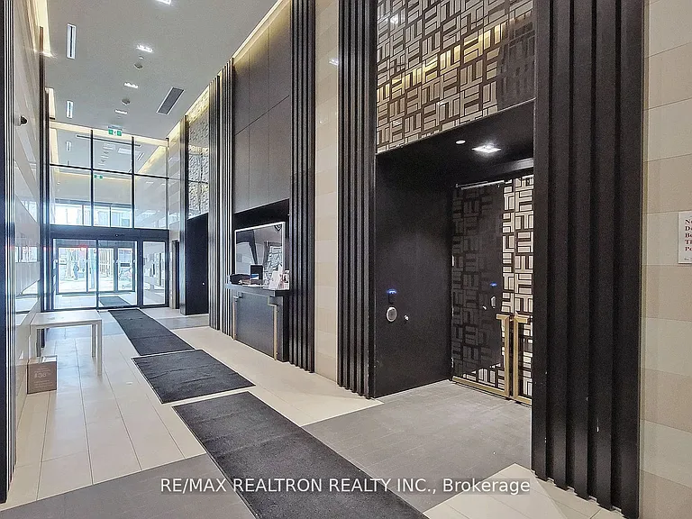 501 Yonge St #4009 — Photo 3