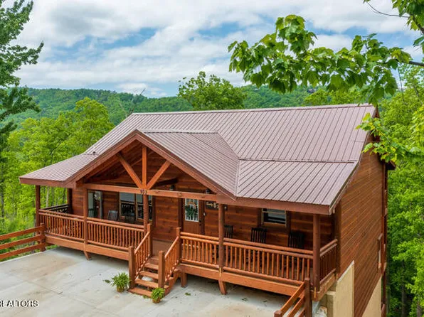 933 Street Of Dreams Dr, Gatlinburg, TN 37738