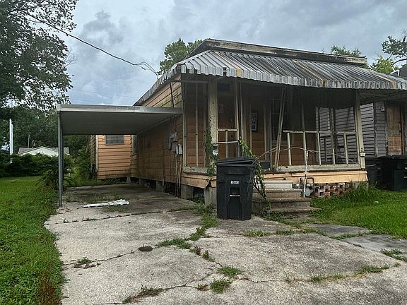 2nd image of 921 Napoleon St