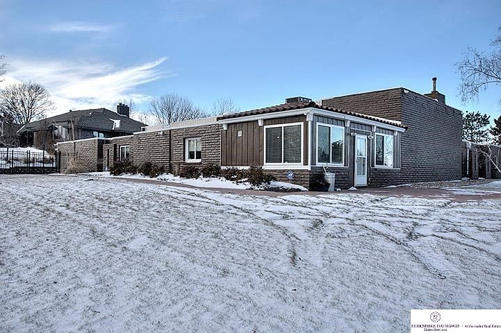 1st image of 220 Heavenly Dr