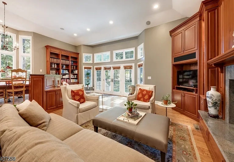 7 Byron Rd — Photo 11