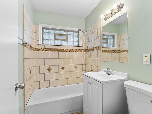 4th image of 3420 S 81st STREET