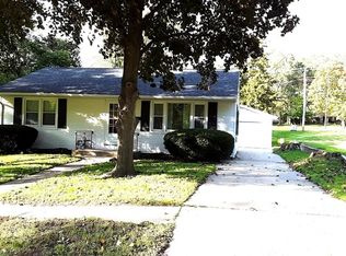 707 Spruce St, Dixon, IL 61021