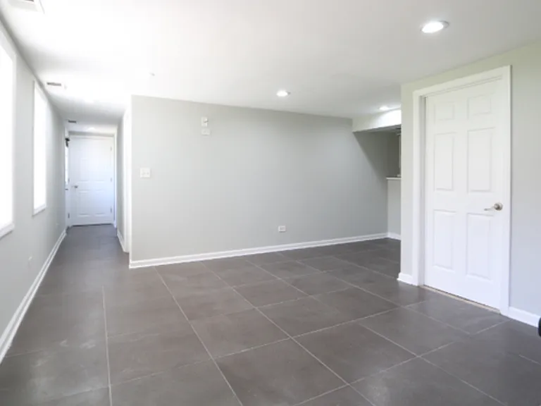 2002 W Cullerton St #1G — Photo 4