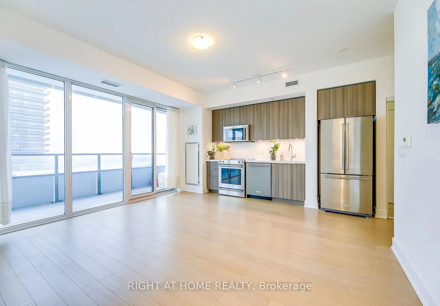 2 bed, $2,950 — Photo 1