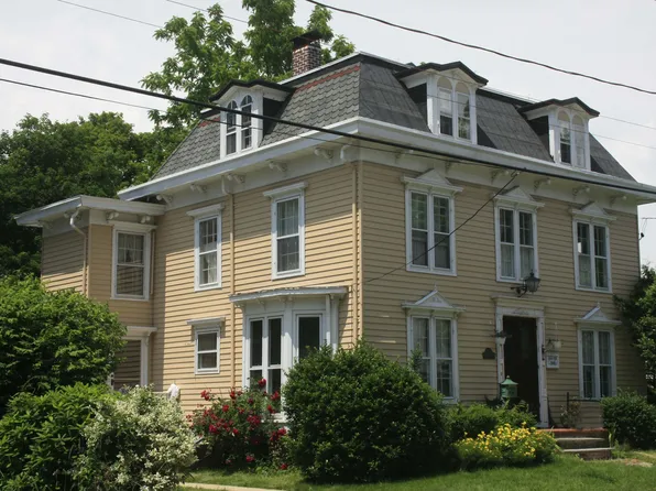 43 Pearl St, Groton, CT 06340