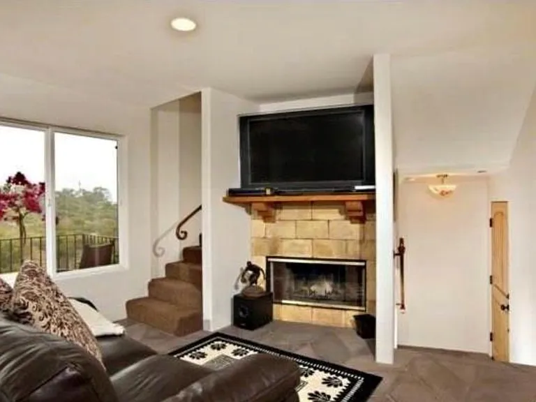 223 Avenida Lobeiro #B — Photo 3