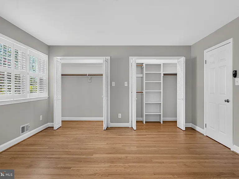 6443 Walters Woods Dr — Photo 41