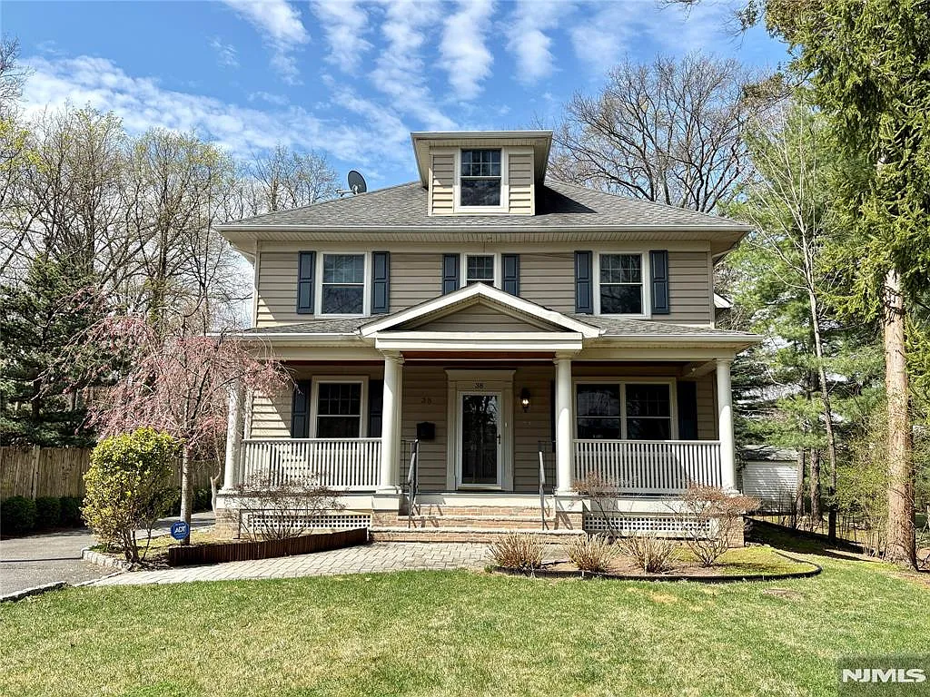 38 Walthery Ave photo 1