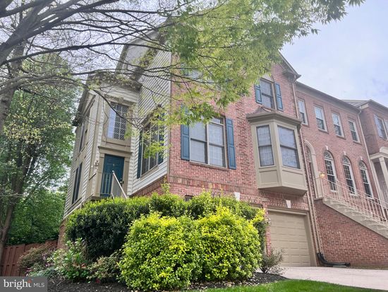9512 Lagersfield Cir, Vienna, VA 22181