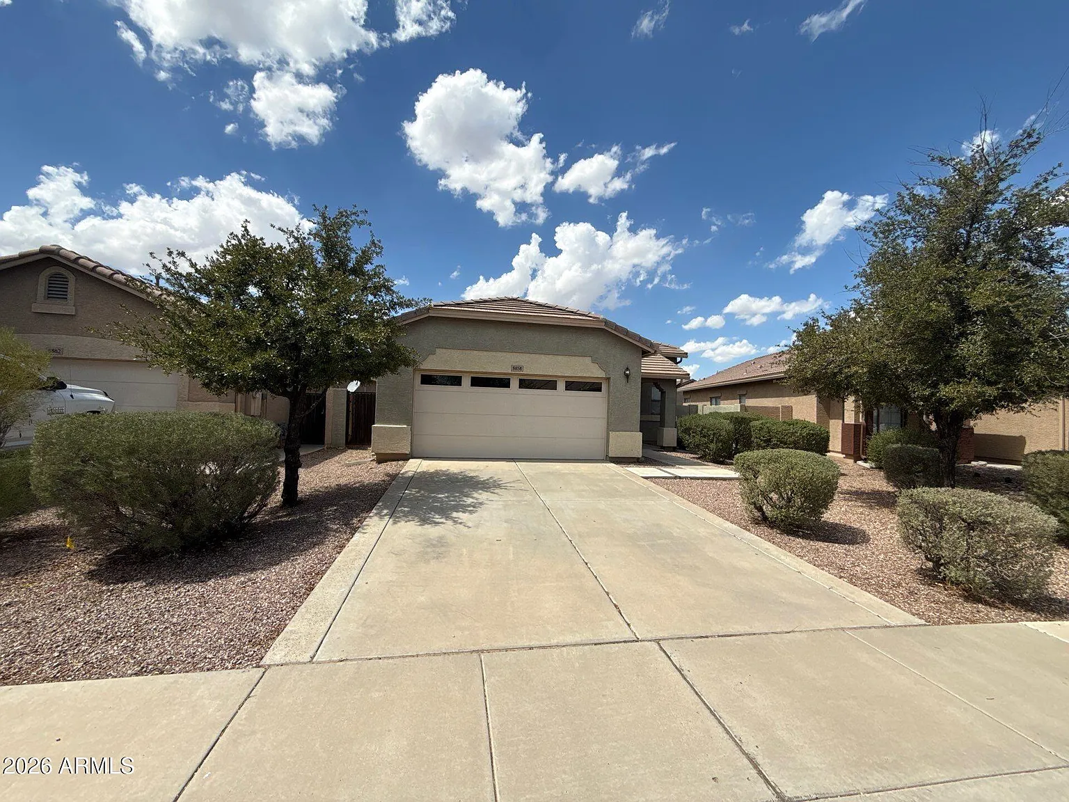 3 bed, 2.0 bath, 1374 sqft, $1,900 — Photo 2