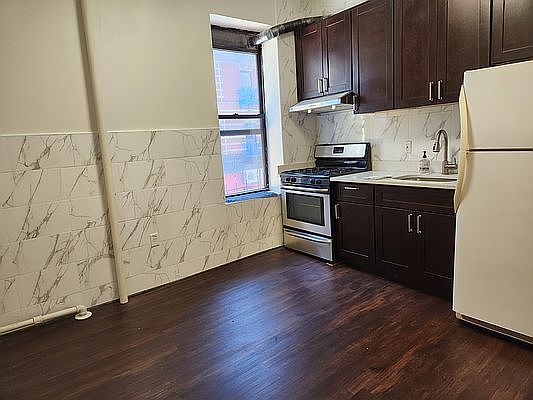 1st image of 207 Henry St #1