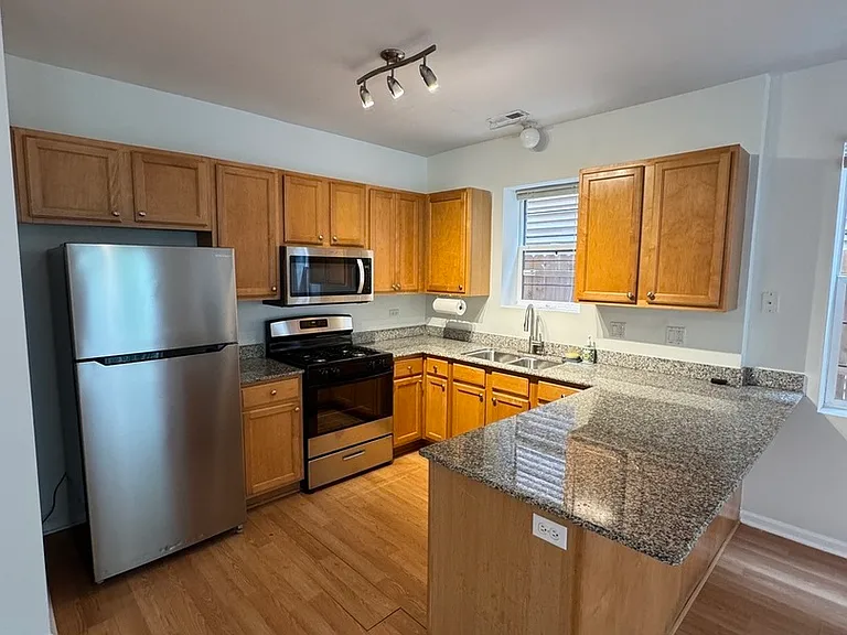 903 N Richmond St #1 — Photo 5