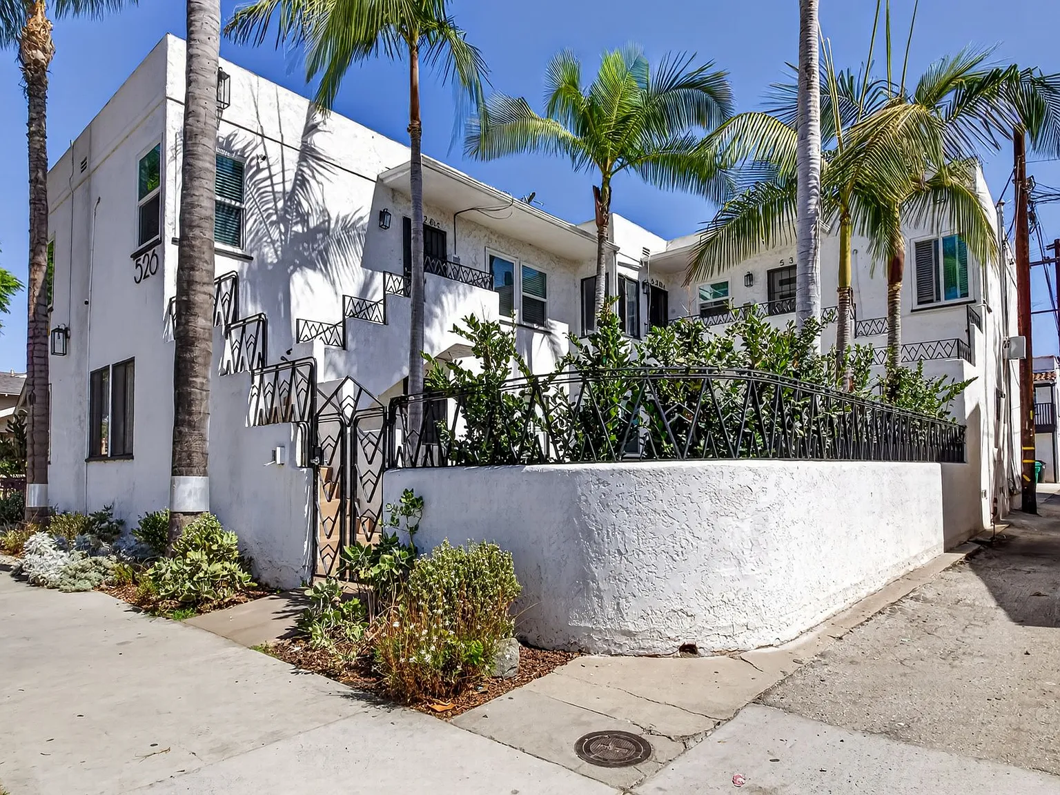526 Lime Avenue — Photo 1