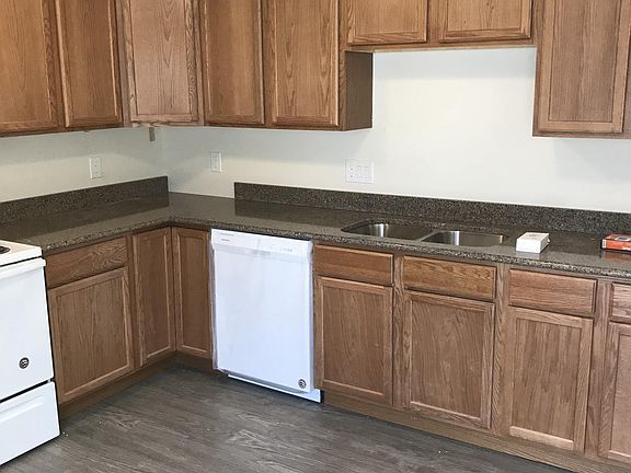 2nd image of 784 Maple St
