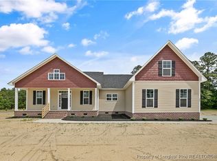 3002 Dinwiddle Dr, Wade, NC 28395