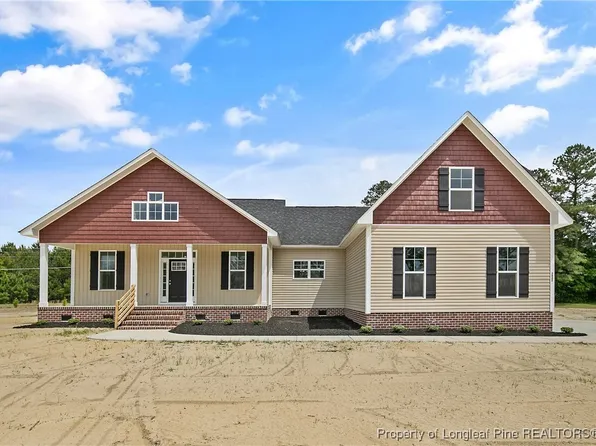 3002 Dinwiddle Dr, Wade, NC 28395