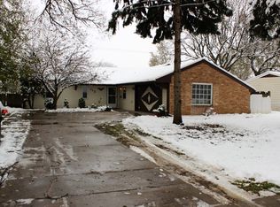 112 S Pinecrest Rd, Bolingbrook, IL 60440