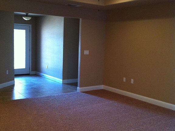 2nd image of 124 Mariposa Dr