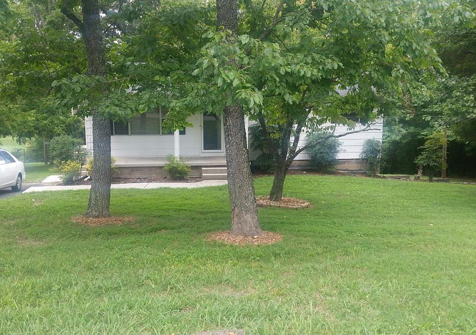 1st image of 801 Murray Dr