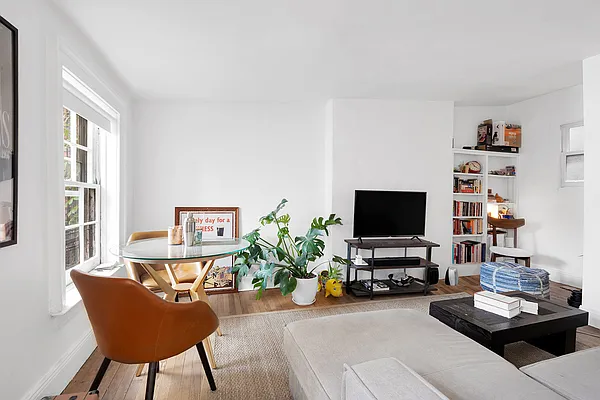Rented by Compass | media 2